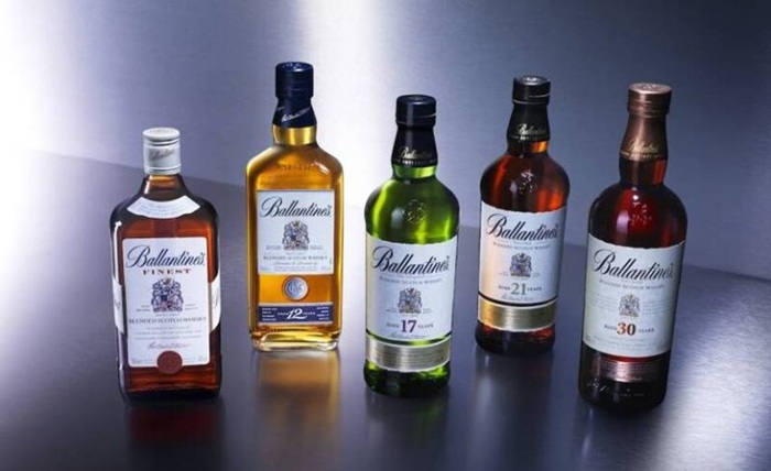 Cách uống rượu Ballantines