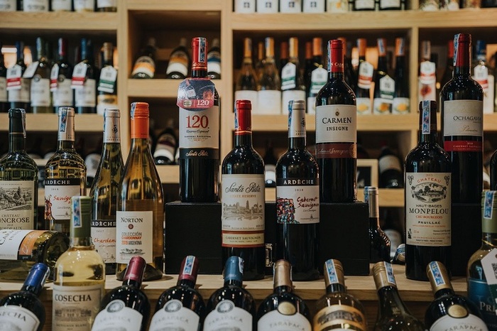 Hình 7: Cửa hàng rượu ngoại ở Hà Nội chất lượng - kho rượu 68