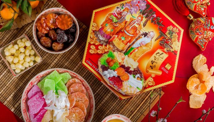 Hộp bánh mứt quà tất niên