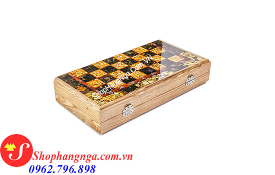 bàn cờ hổ phách của nga