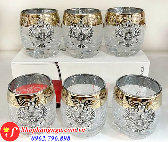 Ly Ryumki thủy tinh của Nga