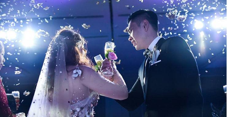 nghi thức uống rượu giao b&ocirc;i