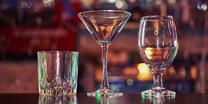 c&aacute;c loại ly uống rượu