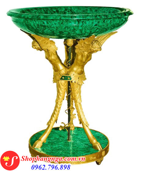 Chiếc bán lớn bằng đá malachite
