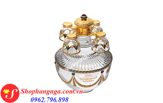 Rượu trứng của Nga màu xanh lá cây nhạt