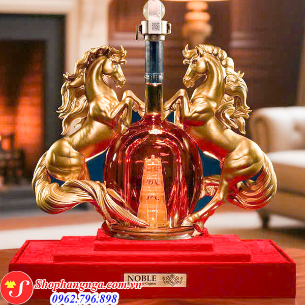 Chai Rượu Con Ngựa Noble 2026 Song Mã Ôm Châu
