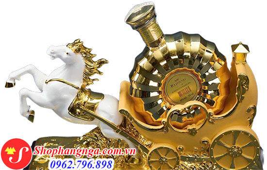 Kệ Ngựa 2026 Và Chai Rượu XO Brandy France
