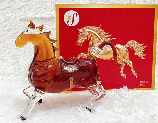 ngựa thủy tinh 2026