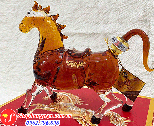 Rượu linh vật hình con ngựa bằng thủy tinh