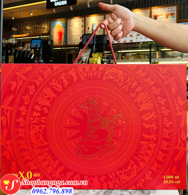 ngựa thủy tinh 2026