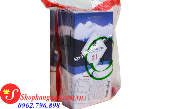 Rượu chivas 21 polo trắng