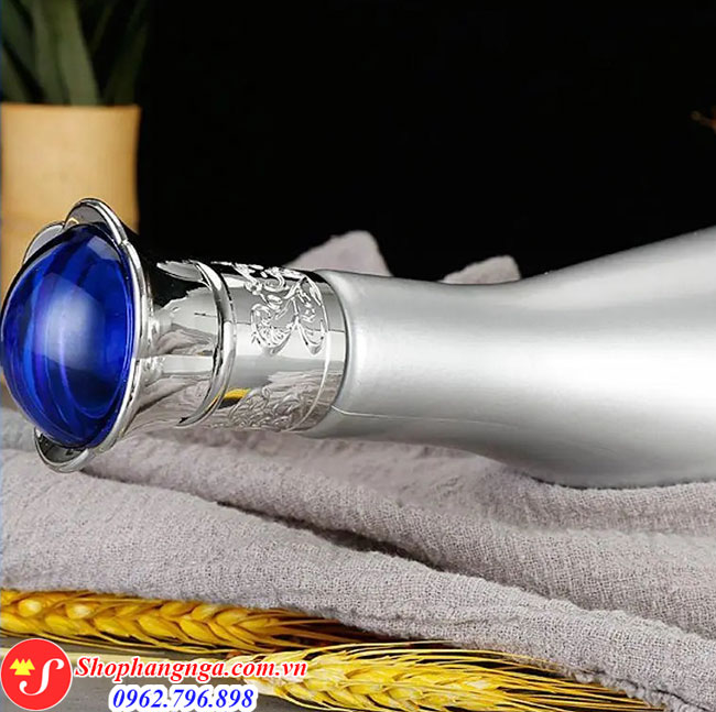 Rượu Trung Quốc màu xanh Lamer V9 chai 500ml