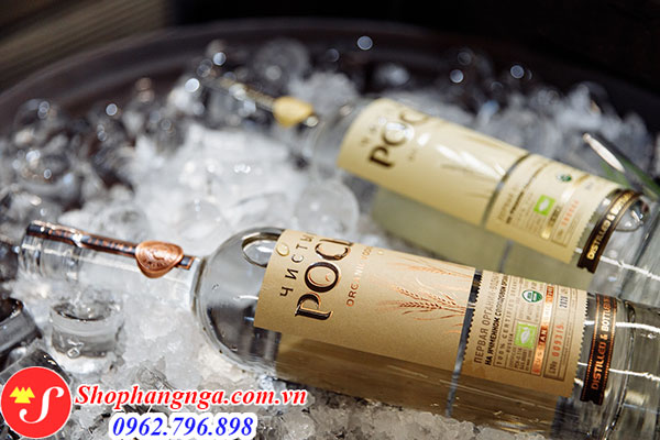 rượu vodka Chisti Rosi của Nga