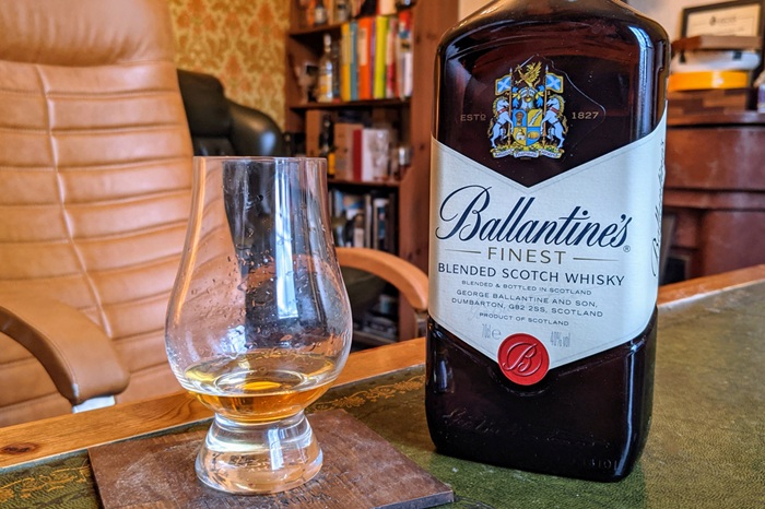 Cách uống rượu Ballantines