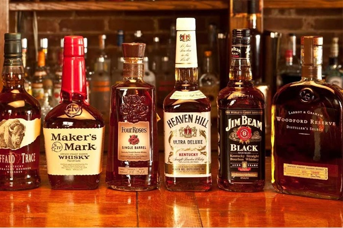 so sánh rượu Vodka và Whiskey
