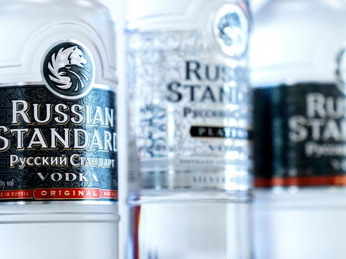 so sánh rượu Vodka và Whiskey