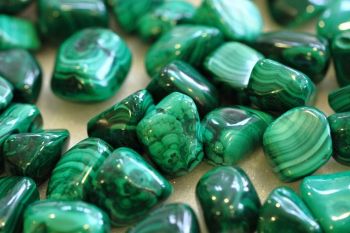Đá Malachite: Nguồn gốc, giá trị và năng lượng thịnh vượng phía sau