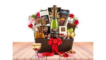 Đi ăn tất niên mua quà gì? Top 10+ quà tất niên ý nghĩa