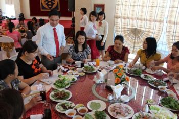 Quà tặng tân gia dưới 3 triệu: Bước chuyển lên phân khúc cao cấp